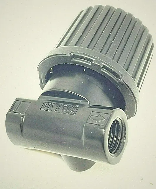 MINI 1/4'' AIR REGULATOR WITH 1/8'' GAUGE PORT FLOWS LEFT TO RIGHT COMPRESSORS
